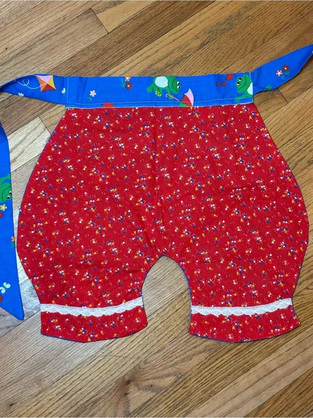 Vintage Handmade Frog Hearts Rainbow bloomer shaped half apron kitchen decor 70s